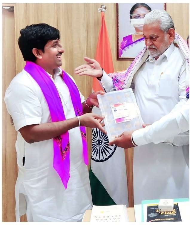 Magan Rajiya Gadhvi - Advocate